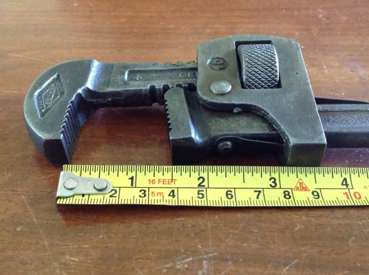 ขายคอม้าโบราณ  STILLSON WALWORTH แพคคู่ 8", 10"