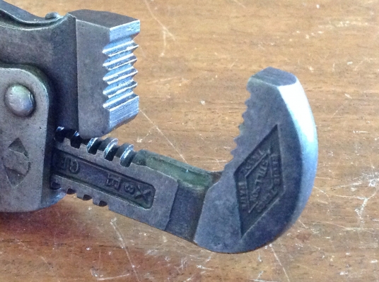 ขายคอม้าโบราณ  STILLSON WALWORTH แพคคู่ 8", 10"