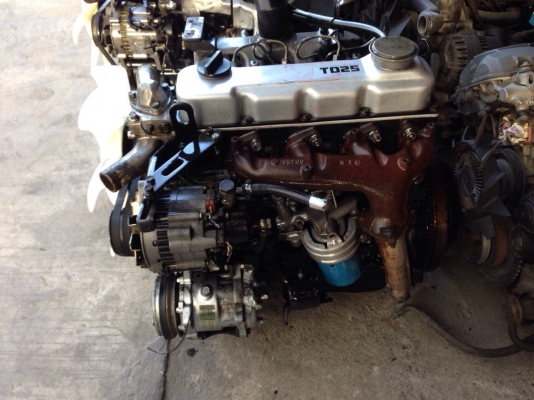 ขาย เครื่องยนต์ TD25  ยกลง สภาพสวยคับ