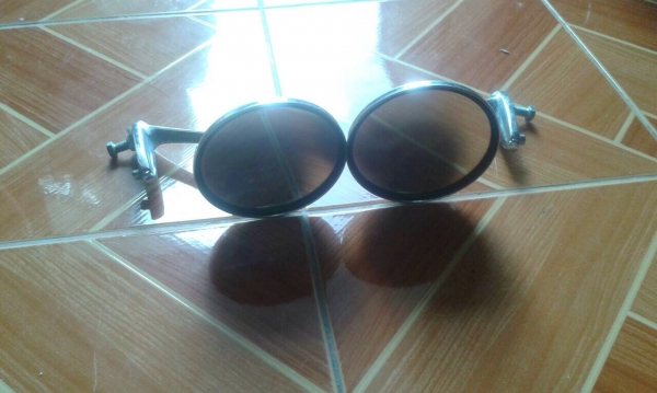 กระจกรถยนต์รุ่นเก่า พร้อมส่ง T.0851713153