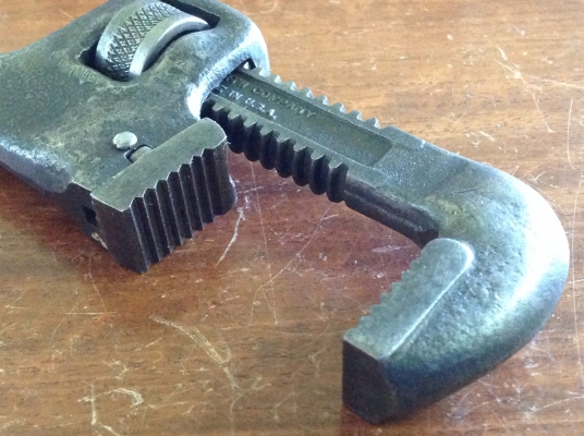 ขายคอม้าโบราณ Antique Walworth ปี 1932 ขนาด 14" 10" ขายคอม้าโบราณ Antique Walworth ปี 1932 ขนาด 14" 10"