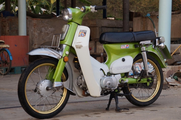 RYUKA 110 ทะเบียนพร้อมโอน ภาษี พ ร บ 2557 รถแต่งใส่ อะไหล่ C 70 เป็นบางชิ้น ครับ เครื่องดี มากมาก สตาทร์มือ ระบบไฟติดครบ มีบังโซ่ให้ครับ ยังไม่ได้ใส่ โดยรวมพร้อมใช้ครับ