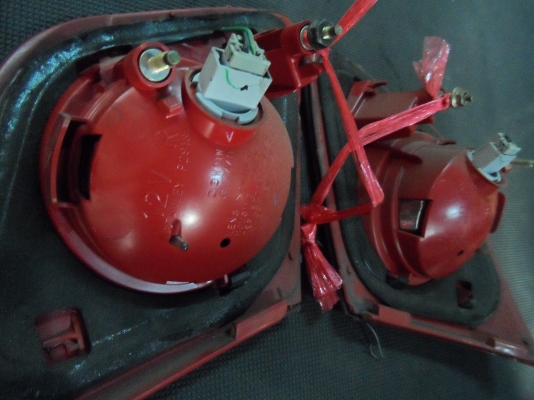 ขาย ทับทิมฝาท้าย Mazda 3 ขาย ทับทิมฝาท้าย Mazda 3