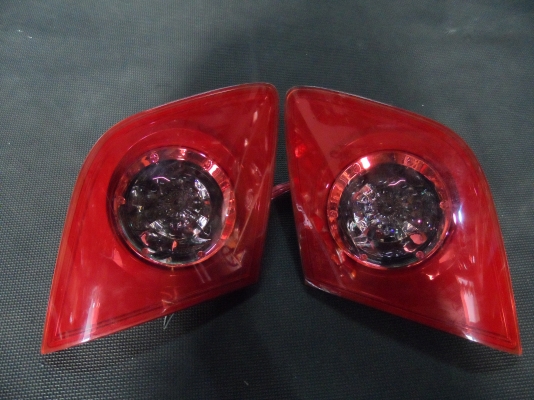 ขาย ทับทิมฝาท้าย Mazda 3