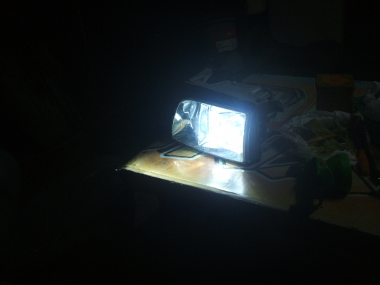 ไฟซีนอล ไฟหน้าอีซูซุดาก้อนข้างซ้าย