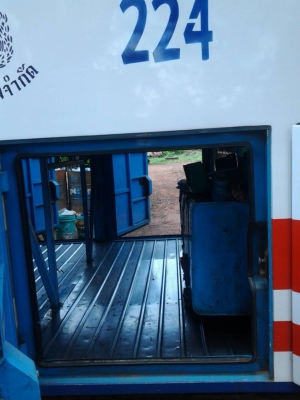 ขายรถปรับอากาศ VIP ชั้นครึ่ง มีห้องน้ำ สภาพดี ขายรถปรับอากาศ VIP ชั้นครึ่ง มีห้องน้ำ สภาพดี