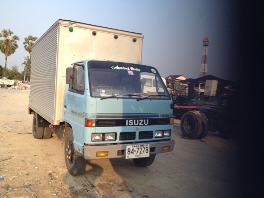 ขายหกล้อ isuzu nkr 110 เดิมๆรถสวย