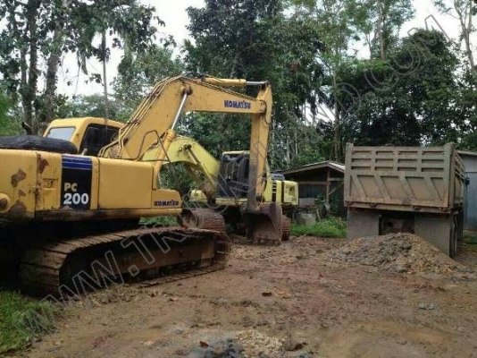 รถแบคโฮ KOMATSU PC 200