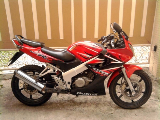 ขออนุญาติขาย HONDA CBR 150 กุญแจ 2 ชั้น ลายไฟ สตา์ร์ทมือ โอนให้ฟรีครับ