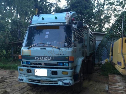 รถบรรทุก 10 ล้อดั้มพ์ ISUZU FXZ 240 (นางฟ้า)