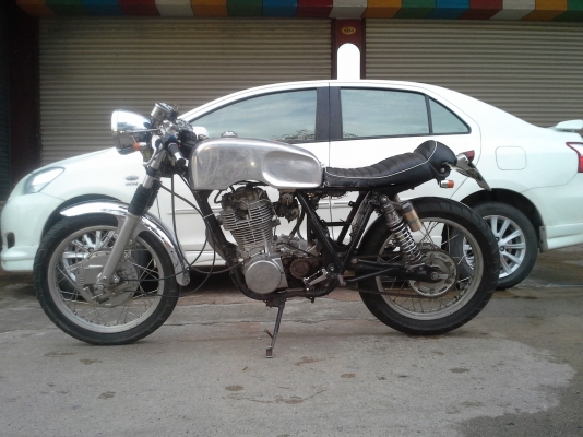 ขายแล้ว SR 400 cc. Cafe inv. ราคา 43,000 บาท งดต่อ