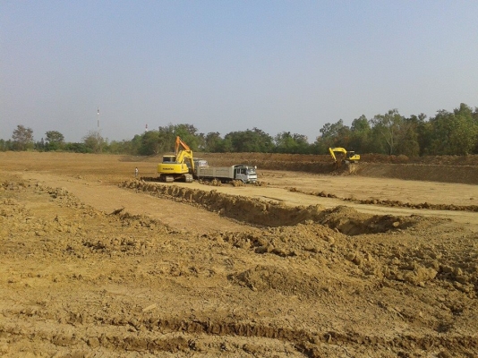 รถแม็คโครให้เช่า  รับเหม่าถมที่ ลอกคลอง