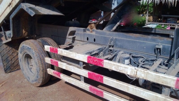 รถฮีโน่ 6 ล้อดั้ม FC9J 175 แรงม้า. ปี 54  สนใจติดต่อ 081 - 6079515