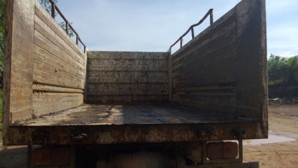 รถฮีโน่ 6 ล้อดั้ม FC9J 175 แรงม้า. ปี 54  สนใจติดต่อ 081 - 6079515