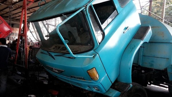 หกล้อดั้มยาง900