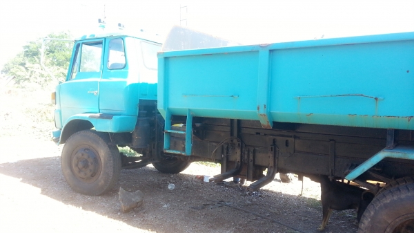 หกล้อดั้มยาง900