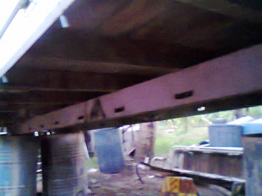 ขายกระบะ 6ล้อ ยาว4.50เมตรกว้าง2.15คัชซีเที่ยม70ซ.ม ขาย20,000บาท