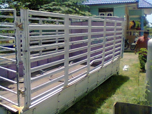 ขายกระบะ 6ล้อ ยาว4.50เมตรกว้าง2.15คัชซีเที่ยม70ซ.ม ขาย20,000บาท