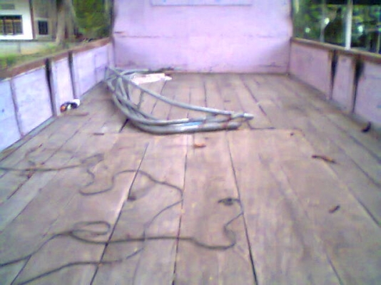 ขายกระบะ 6ล้อ ยาว4.50เมตรกว้าง2.15คัชซีเที่ยม70ซ.ม ขาย20,000บาท