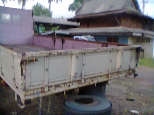 ขายกระบะ 6ล้อ ยาว4.50เมตรกว้าง2.15คัชซีเที่ยม70ซ.ม ขาย20,000บาท