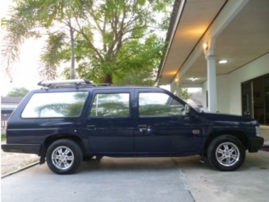 ขายรถครอบครัว นิสสันแวน 5 ประตู พวงมาลัยเพาเวอร์แท้