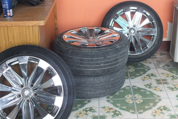 ขายล้อขอบ 18 ใส่vigo ครบชุด ยางดอกเต็ม สวยทั้งสี่ชุด ขายล้อขอบ 18 ใส่vigo ครบชุด ยางดอกเต็ม สวยทั้งสี่ชุด