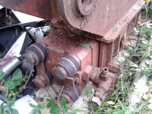 หัวกระแทก (หัวใหญ่) ใส่แมคโค ยิงระบบลม สภาพดี  พร้อมใช้งาน