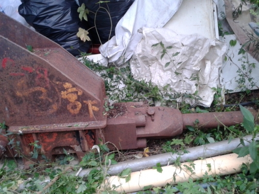 หัวกระแทก (หัวใหญ่) ใส่แมคโค ยิงระบบลม สภาพดี  พร้อมใช้งาน