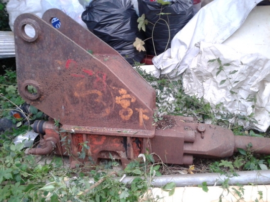 หัวกระแทก (หัวใหญ่) ใส่แมคโค ยิงระบบลม สภาพดี  พร้อมใช้งาน