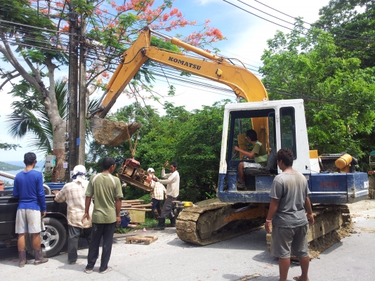 KOMATSU PC80-3 รถทำงานอยู่ทุกวันครับตามสภาพ