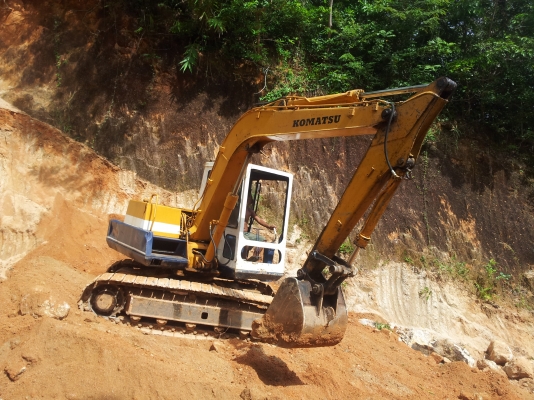 KOMATSU PC80-3 รถทำงานอยู่ทุกวันครับตามสภาพ KOMATSU PC80-3 รถทำงานอยู่ทุกวันครับตามสภาพ