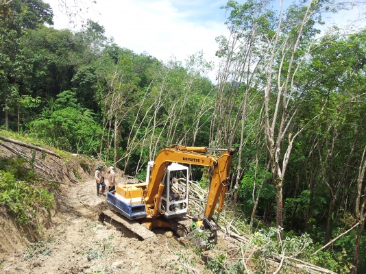 KOMATSU PC80-3 รถทำงานอยู่ทุกวันครับตามสภาพ KOMATSU PC80-3 รถทำงานอยู่ทุกวันครับตามสภาพ