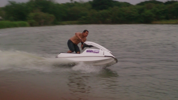 ขายเรือยืน Kawasaki 550 สภาพดี เล่นได้เลย.. 2 หมื่น