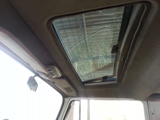 รถตู้โฟล์คไฟเลี้ยวล่างพร้อมใช้ราคาถูก200,000