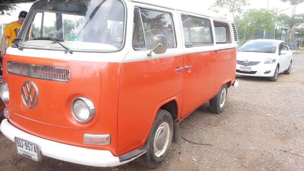 รถตู้โฟล์คไฟเลี้ยวล่างพร้อมใช้ราคาถูก200,000