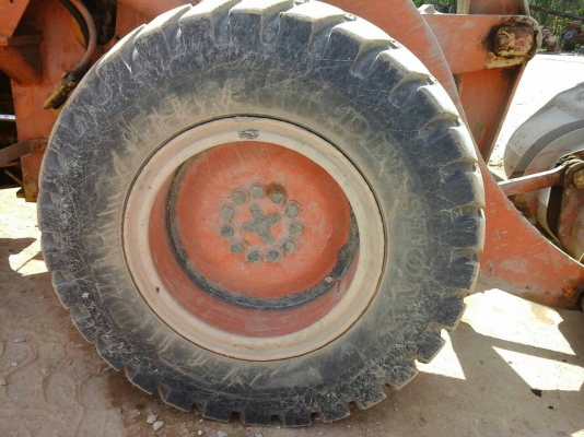 รถตักเลี้ยวเอว KOMATSU 510 รถพร้อมใช้...สภาพดี..