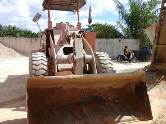 รถตักเลี้ยวเอว KOMATSU 510 รถพร้อมใช้...สภาพดี..