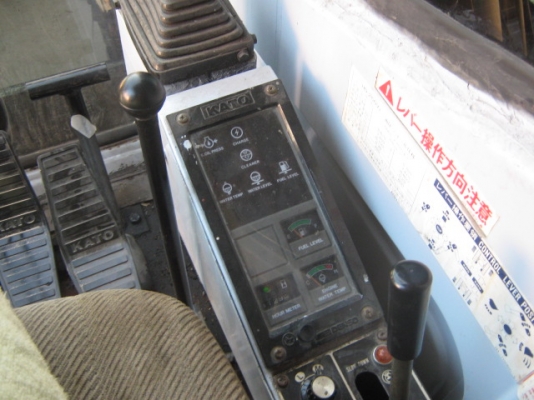 รถขุดKATO HD 250 V2 รถขุดKATO HD 250 V2