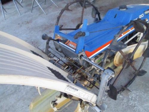 รถปลูกข้าวดำนาแบบเดินตาม!!!! รหัสสินค้า : 14001766  ยี่ห้อ : ISEKI รุ่น : PS20-70