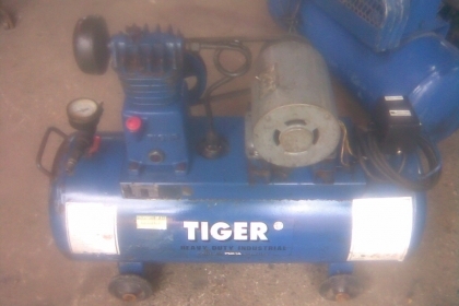 ปั้มลมสภาพเดิมๆครับพร้อมใช้ครับราคานี้คุ้มมากครับ