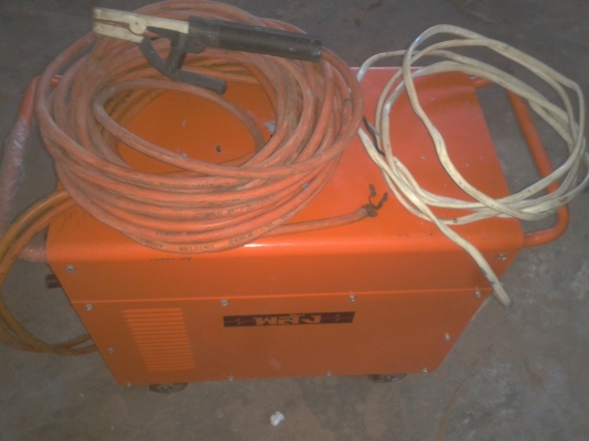 ขายตู้เชื่อมพลัง300แอมป์ ด่วนครับลดแล้วครับเหลือ 9500ครับ