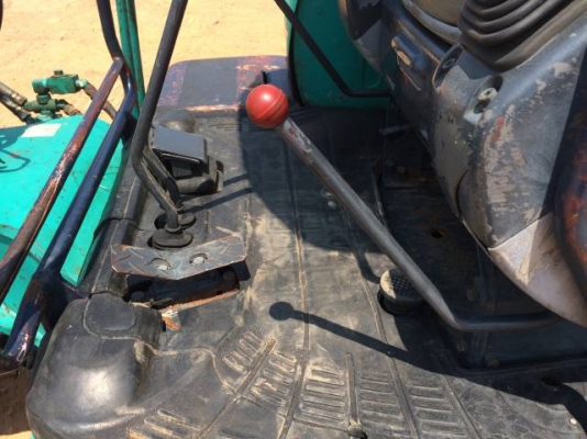 ขายรถแบคโฮ KOMATSU PC 40-8 เครื่องยนตร์ 4 สูบ นำเข้าจากญี่ปุ่น มีVDOการทำงานครับ ขายรถแบคโฮ KOMATSU PC 40-8 เครื่องยนตร์ 4 สูบ นำเข้าจากญี่ปุ่น มีVDOการทำงานครับ