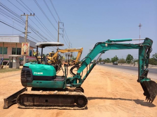 ขายรถแบคโฮ KOMATSU PC 40-8 เครื่องยนตร์ 4 สูบ นำเข้าจากญี่ปุ่น มีVDOการทำงานครับ ขายรถแบคโฮ KOMATSU PC 40-8 เครื่องยนตร์ 4 สูบ นำเข้าจากญี่ปุ่น มีVDOการทำงานครับ