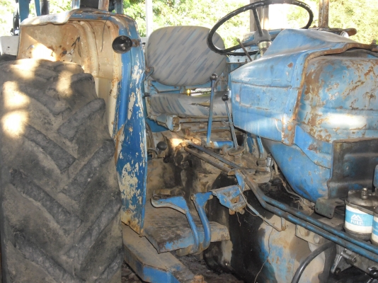 ขายรถไถฟอร์ด รุ่น77  ราคา 250,000 บาท