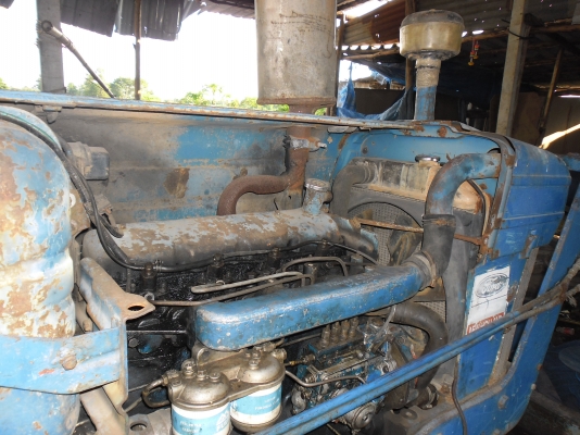 ขายรถไถฟอร์ด รุ่น77  ราคา 250,000 บาท