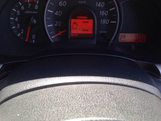 ขายรถบ้าน NISSAN MARCH รุ่นTOP ปี2011 (เจ้าของขายเอง) ติดต่อ 081-2990958