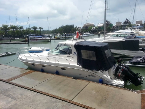 เรือ Oryx 40 สนใจติดต่อ 090-268-2228