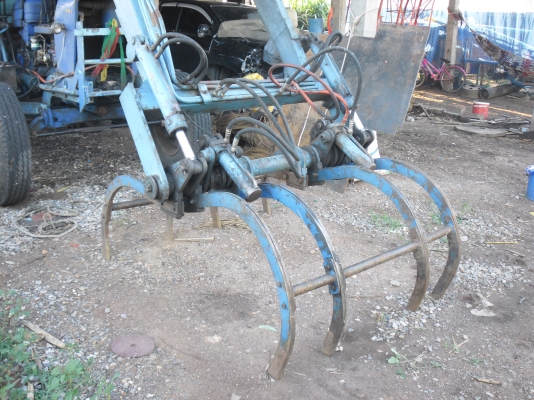 ขายรถคีบอ้อยราคา  350,000 บาท