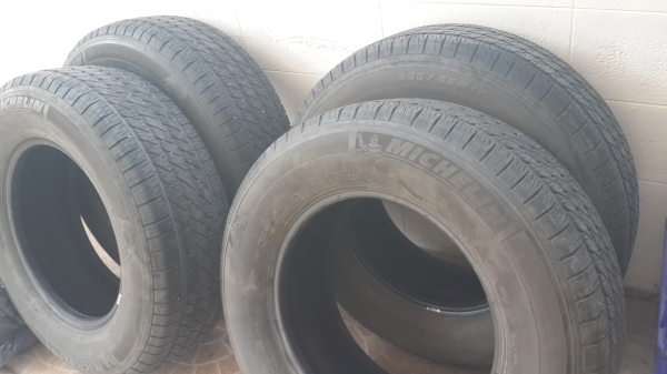 ยางเปอรเฃนต์ มิสเฃอลิน..265/65/17ตามสภาพไม่มีปะ