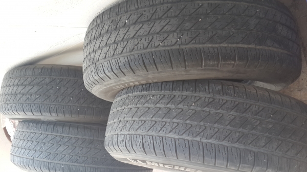ยางเปอรเฃนต์ มิสเฃอลิน..265/65/17ตามสภาพไม่มีปะ